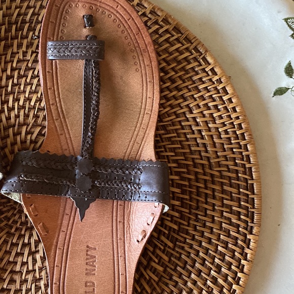 🌻SALE🌻Flip flops - Picture 2 of 4